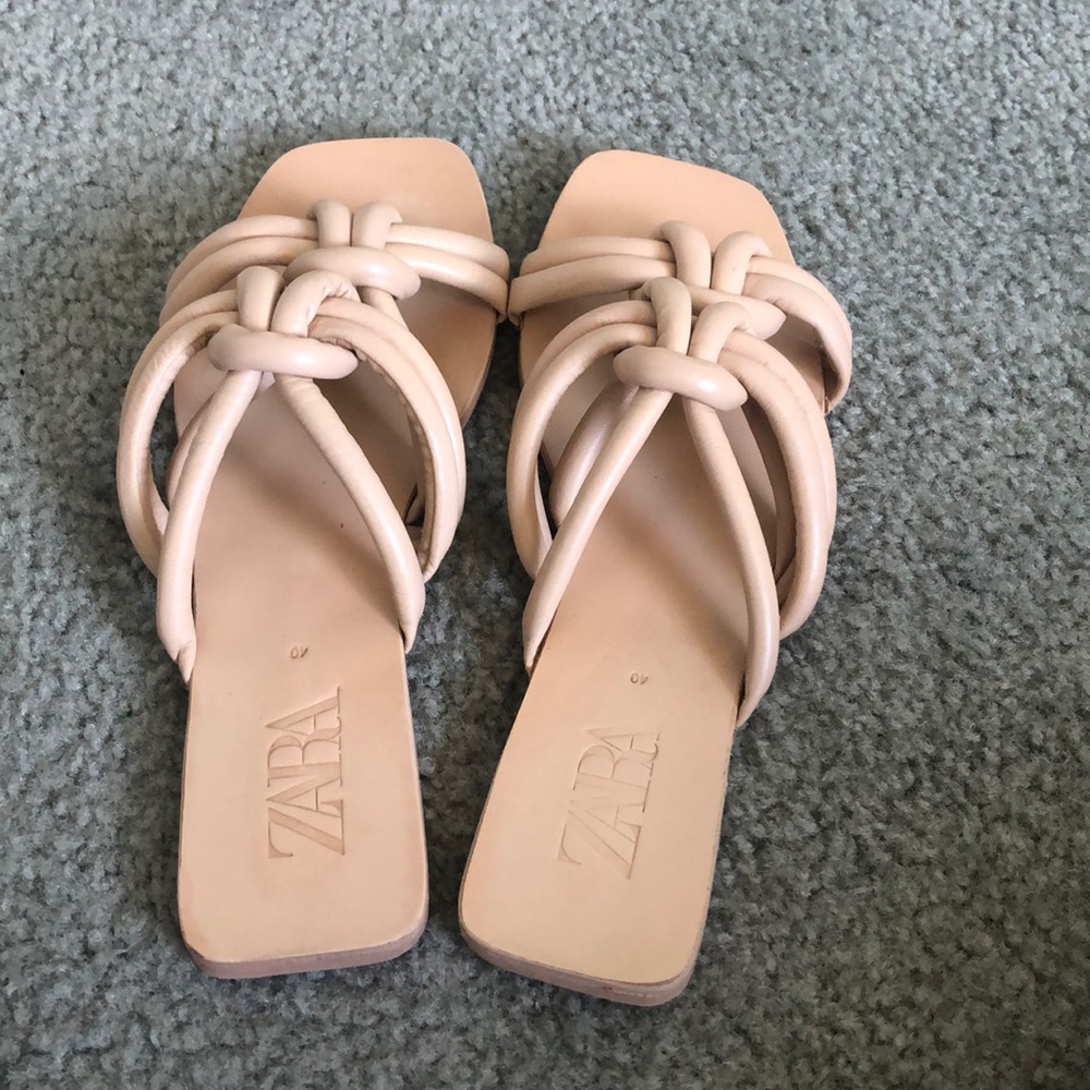 Zara Cream slippers Size 40.